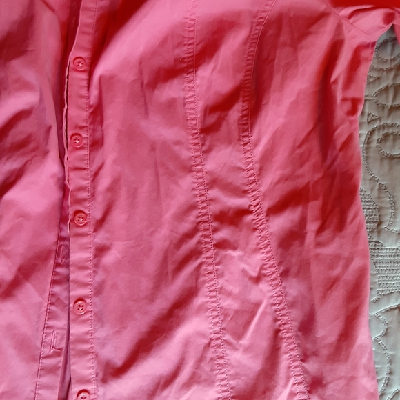 Old navy 1x button up hot pink blouse - Picture 4 of 6